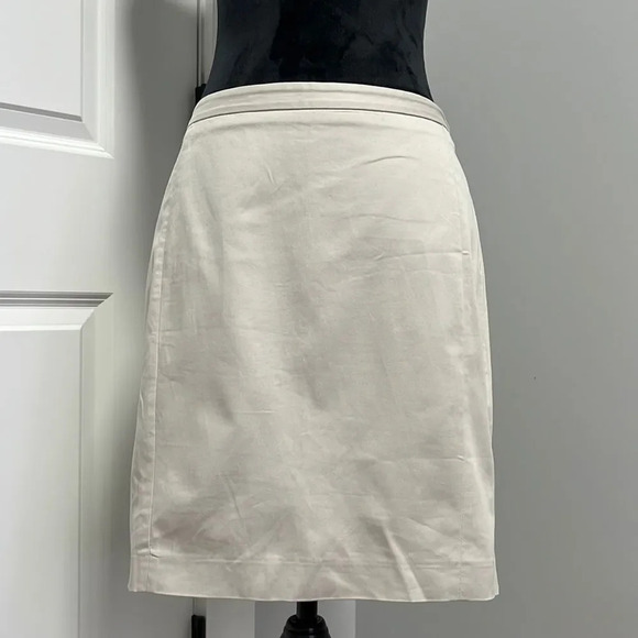 Express pencil skirt size 6 beige - Picture 2 of 8